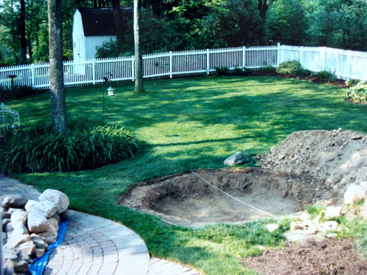 2004 pond build (1)