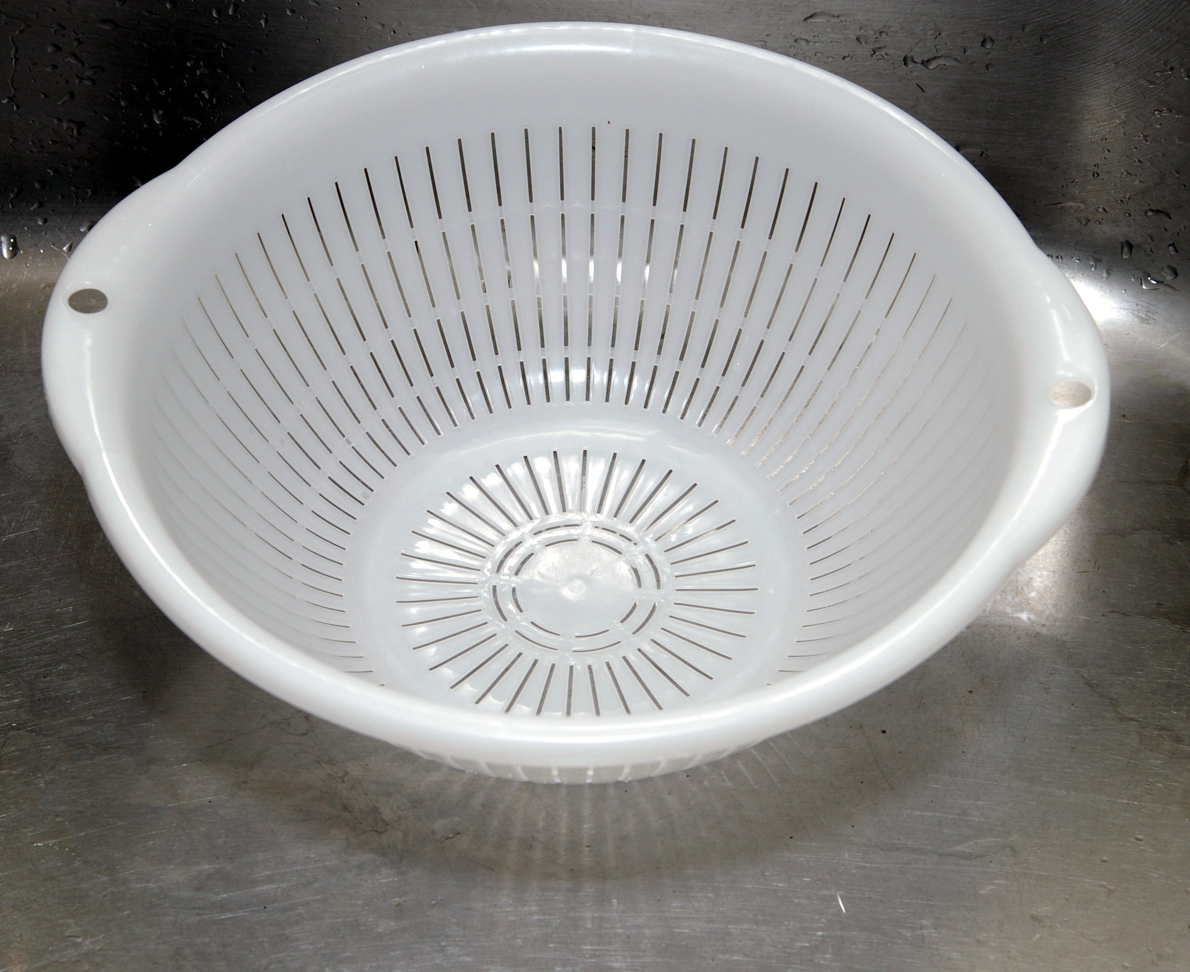 Plastic_Colander.jpg