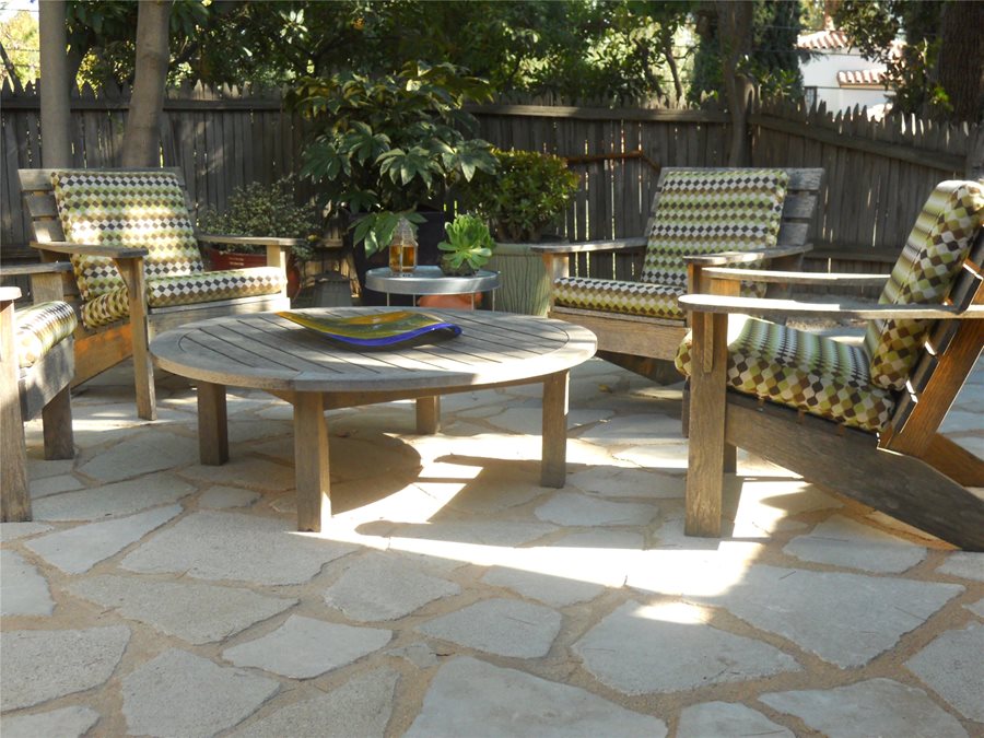 patio-with-flagstone-look-landscaping-network_1761.jpg